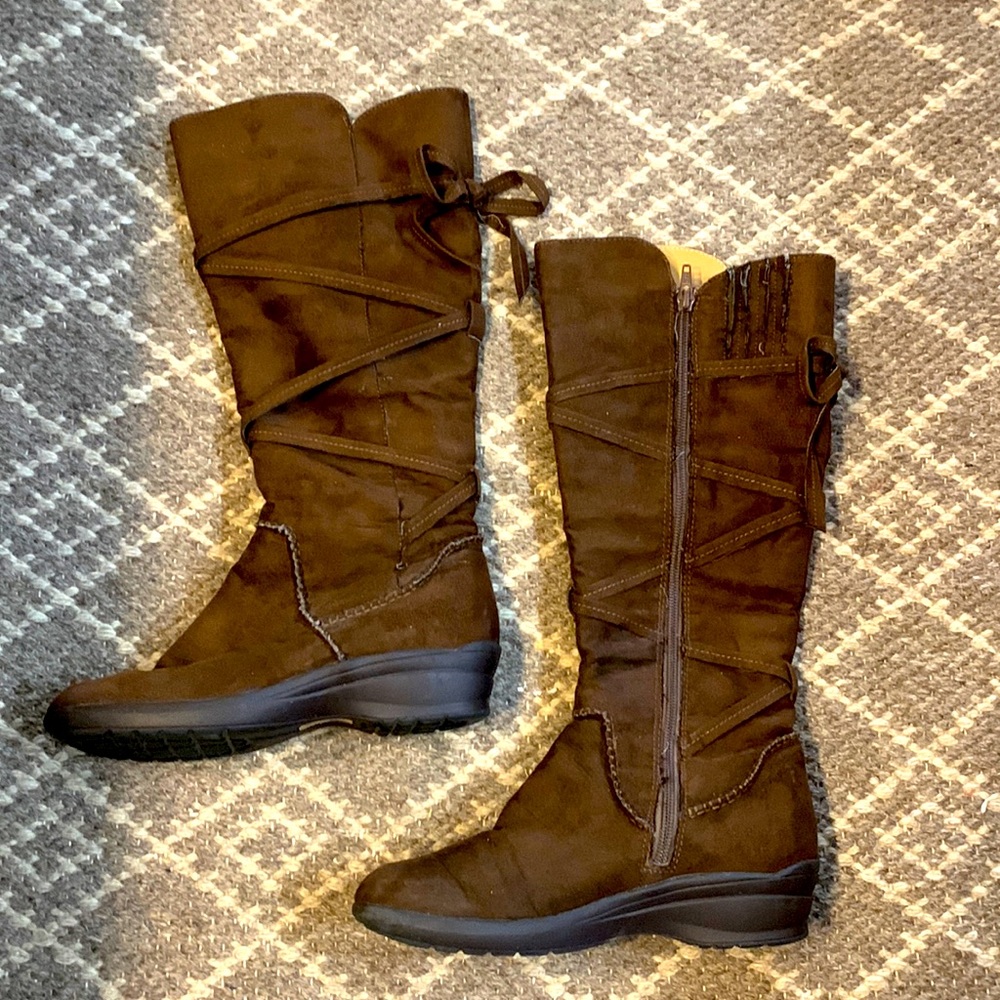Size 7 Softspots boots